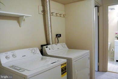 2327 Freetown Ct unit 21C, Reston, VA 20191 - photo 7