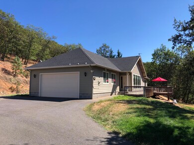 Drive & garage approach