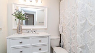207 W Clarendon Ave Unit 2A-24