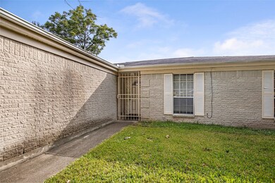 13906 Crosswood Rd, Houston, TX 77038 - photo 5