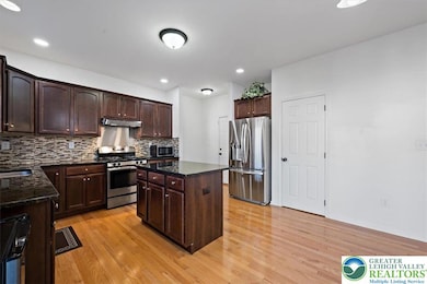 17 Stonecreek Ct, Easton, PA 18045 - photo 6