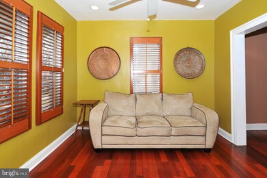 913 44th St NE, Washington, DC 20019 - photo 2