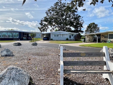 274 Beach Ct unit 42, Palm Harbor, FL 34684 - photo 5