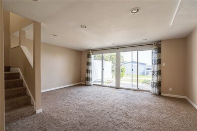 51 29th Avenue Dr SW unit 7, Cedar Rapids, IA 52404 - photo 6