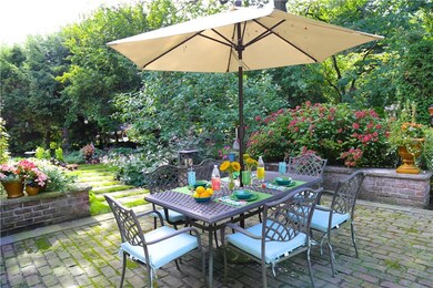 Dining al fresco is a dream amidst the flora and f