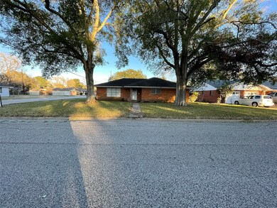 1203 Lawrence St, Rosenberg, TX 77471 - photo 2