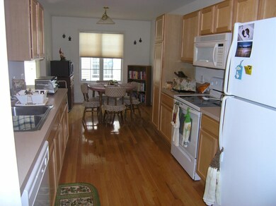 237 Pierce Lake Dr unit 58, Chelsea, MI 48118 - photo 4