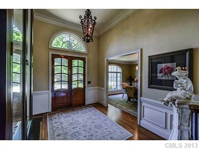 Foyer - Generous foyer makes a perfect welcoming a