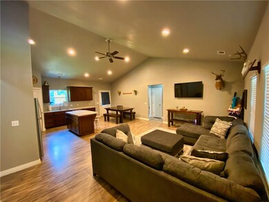 13 Woodbridge Dr, Bella Vista, AR 72714 - photo 4