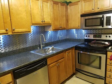 555 Calef Rd unit 22, Manchester, NH 03103 - photo 2