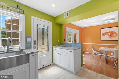 8353 Forrester Blvd, Springfield, VA 22152 - photo 6