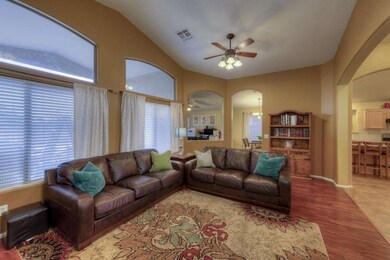 FORMAL LIVING & DINING