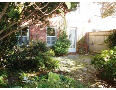 25 Munroe St unit 1, Newburyport, MA 01950 - photo 2