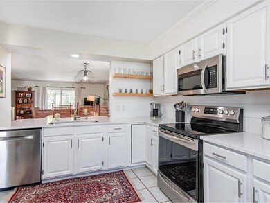 1802 Brand Farm Dr, South Burlington, VT 05403 - photo 2