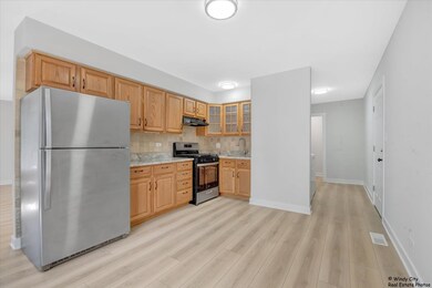 14914 Avers Ave, Midlothian, IL 60445 - photo 3