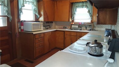 237 Salem St, Conneaut, OH 44030 - photo 4