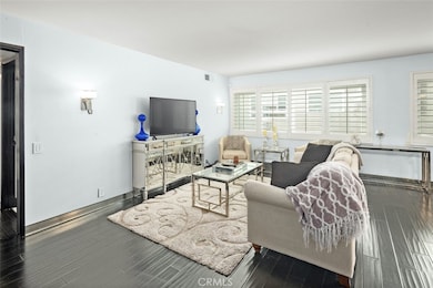 1121 N Olive Dr unit 209, West Hollywood, CA 90069 - photo 7