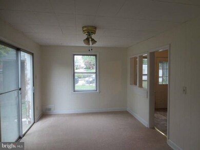 2300 Cloville Ave, Baltimore, MD 21214 - photo 5