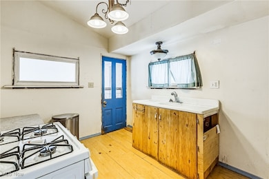 151 Gates St, Andover, OH 44003 - photo 2