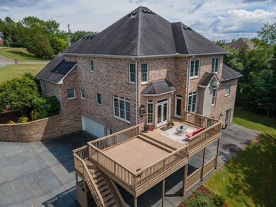 Huge deck for relaxing and entertaining friends in summer!