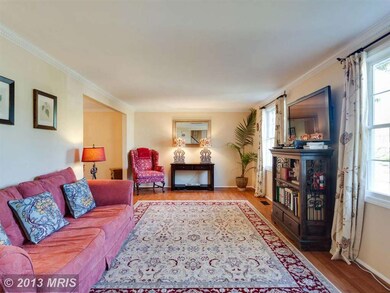 8409 Woodford Ct, Vienna, VA 22182 - photo 3