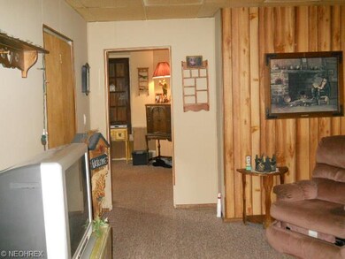 323 Sycamore St, Coshocton, OH 43812 - photo 4