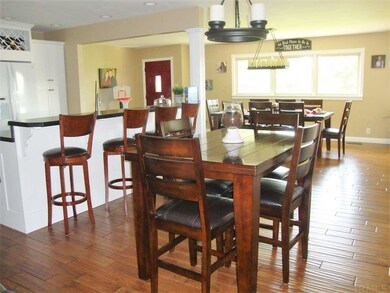 514 E Broadway St, Loogootee, IN 47553 - photo 5