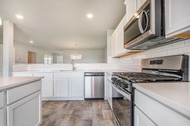 4-STG135-i2280-Kitchen2