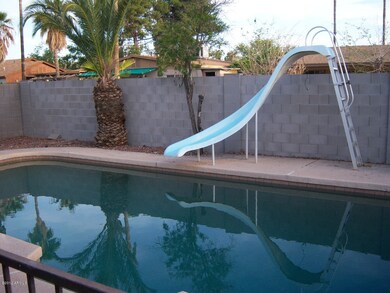 POOL W SLIDE