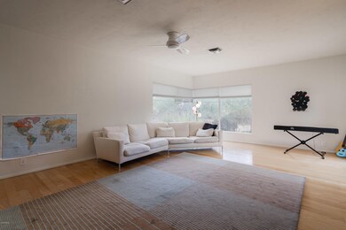 AZA_Listings_Adams_4202_E_StJosephWay_Im