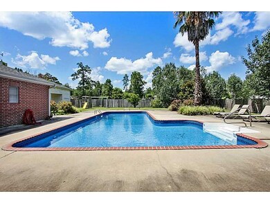 Swimming Pool/Hot Tub/Sauna.