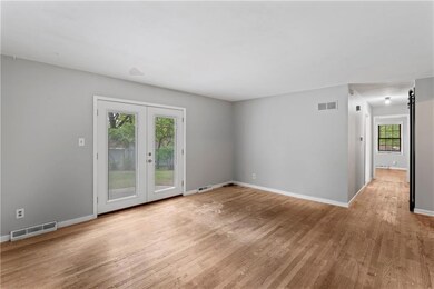 10215 W 69th St, Shawnee, KS 66203 - photo 7