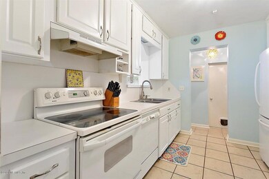 560 Mandalay Rd, Jacksonville, FL 32216 - photo 7