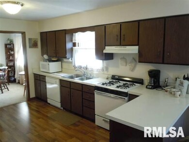 155 Half Moon St, Lincoln, IL 62656 - photo 5