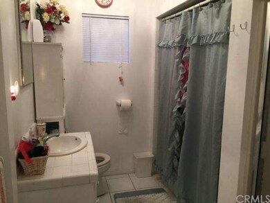 4612 W 17th St, Los Angeles, CA 90019 - photo 2