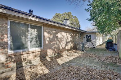 409 W Redbud Dr, Hurst, TX 76053 - photo 3