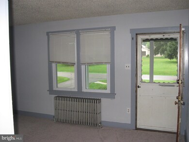 687 Old Schuylkill Rd unit B, Pottstown, PA 19465 - photo 2