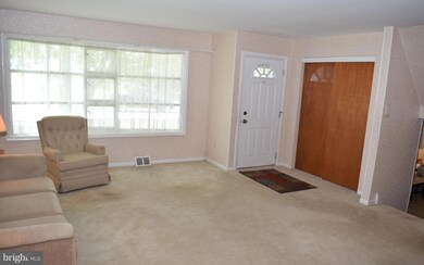 117 Louise Dr, Morrisville, PA 19067 - photo 6