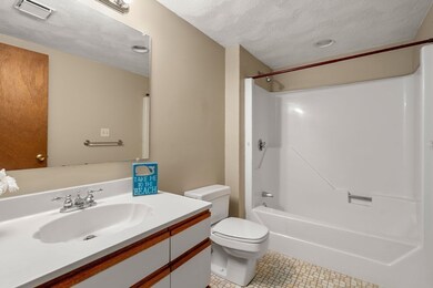 20 Nahant Place unit 307, Lynn, MA 01902 - photo 6