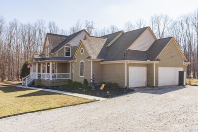 THREE CAR GARAGE!  316 RIDGEWOOD DR MANCHESTER, TN 37355