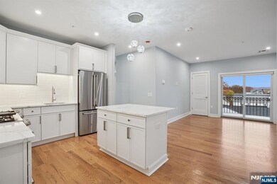 108 Montgomery St, Bloomfield, NJ 07003 - photo 2