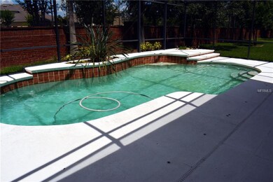Lovely screened pool with bubbler