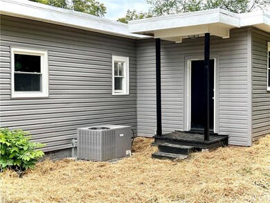 1506 Furlough Ave, High Point, NC 27260 - photo 4