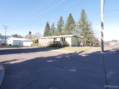 19990 Henry St, Houghton, MI 49931 - photo 2