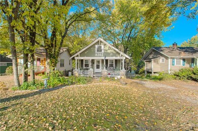 8202 Main St, Kansas City, MO 64114 - photo 2