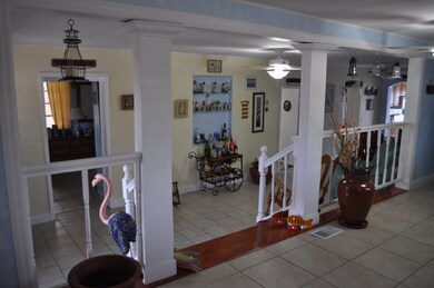 Living/Foyer