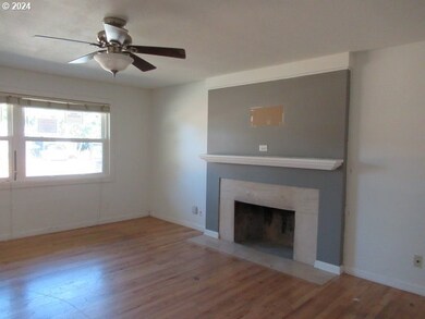 456 SW Chapman St, Sheridan, OR 97378 - photo 6