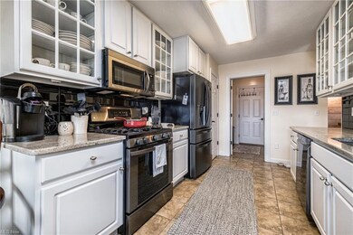 Gorgeous Remodeled Kitchen, Granite Counters and H
