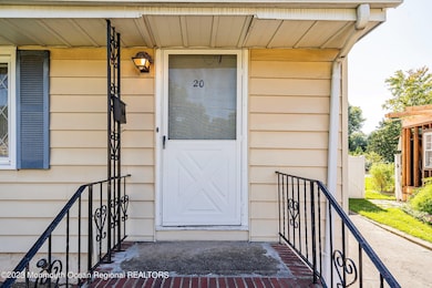 20 Clauss Rd, Clark, NJ 07066 - photo 4