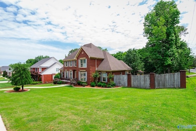 3318 Cedarhurst Dr SW, Decatur, AL 35603 - photo 4